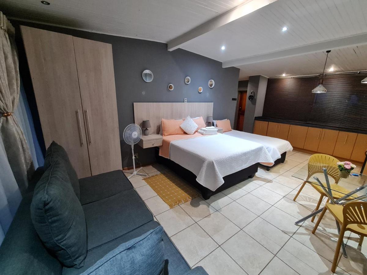 Mia Hills Guest House Hartbeespoort Exterior photo